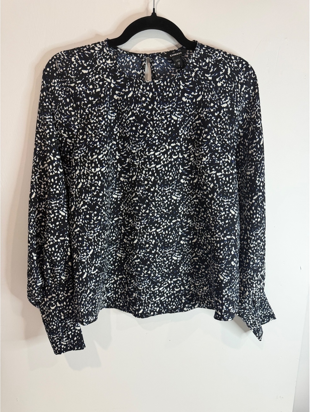 Express Women's Black and Blue Abstract Print Long Sleeve Blouse XS